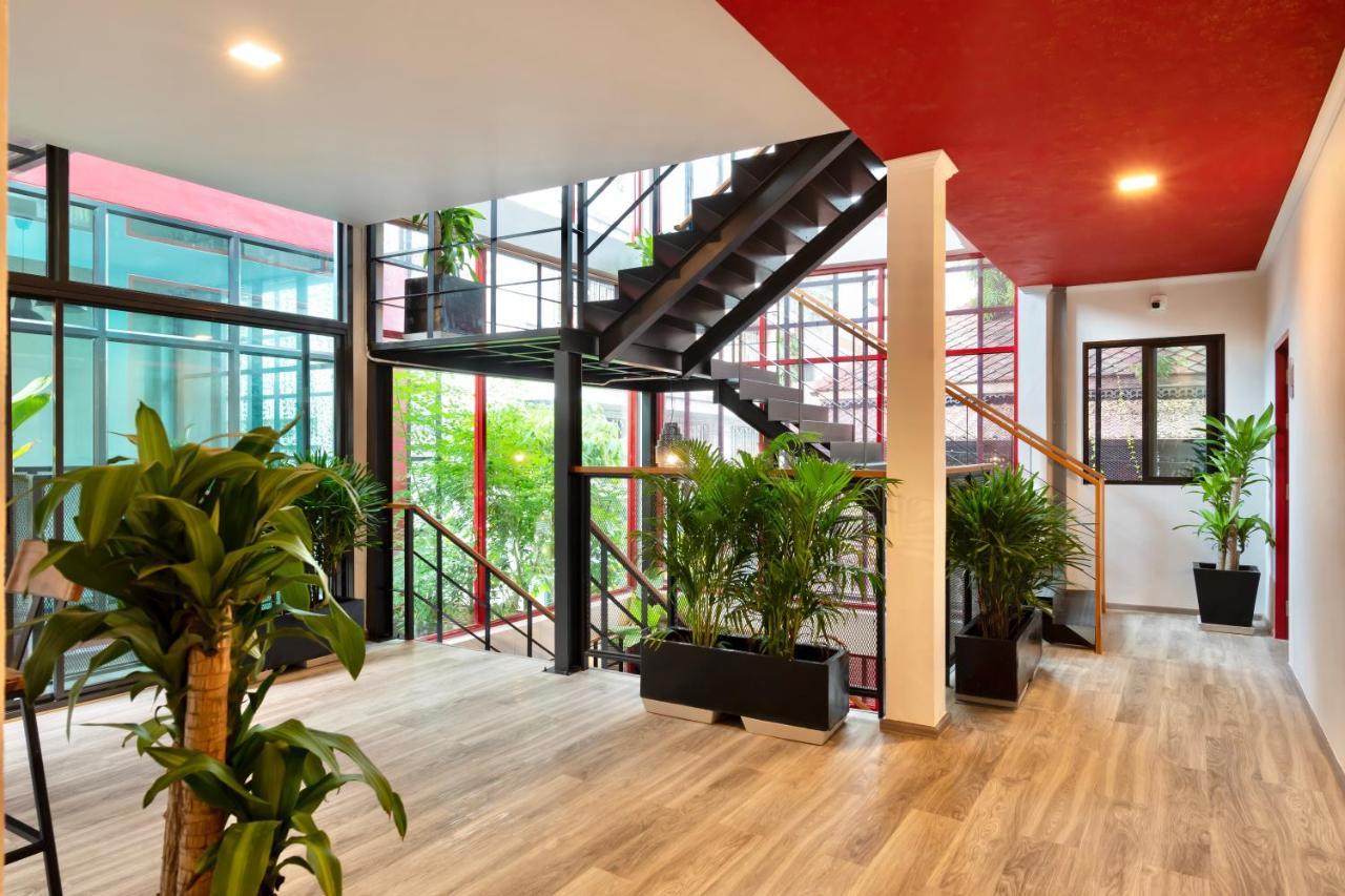 Red Door Heritage Hotel Bangkok Exterior photo