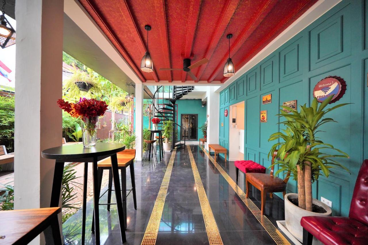 Red Door Heritage Hotel Bangkok Exterior photo